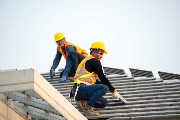 roof techs replacing roof